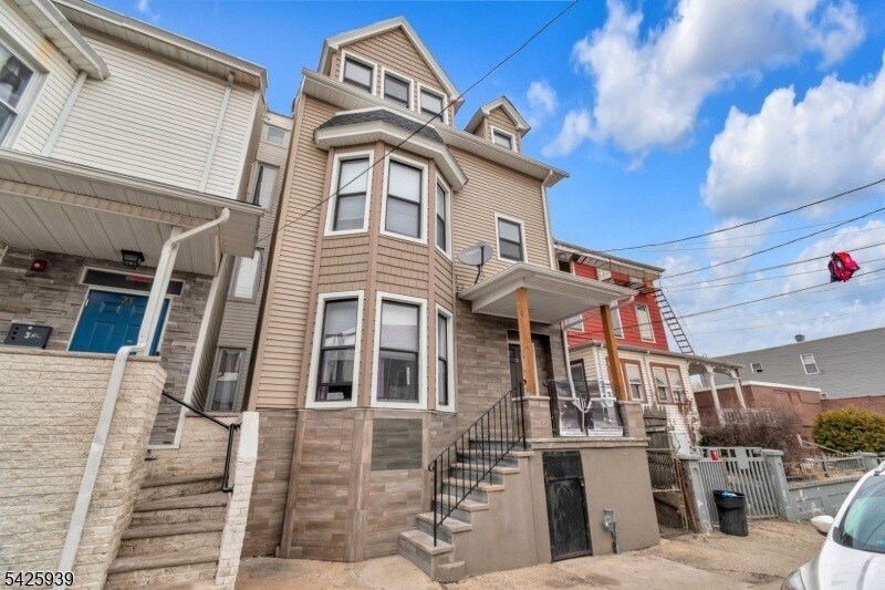 Photo - 25 Oak St Unit BS