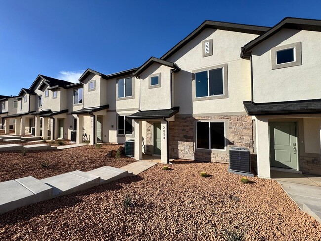 Building Photo - Brand New Long Valley Town home!!
