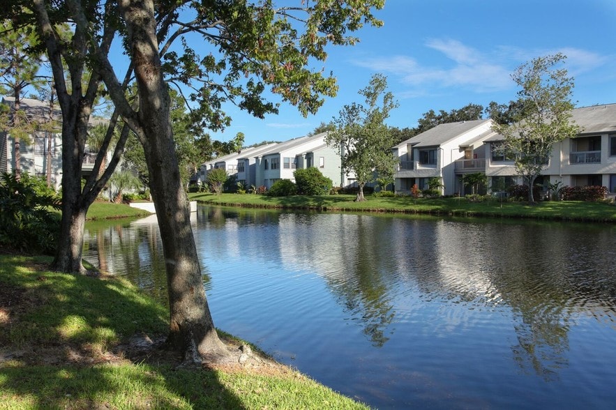 Huntington Place Apartments For Rent in Sarasota, FL