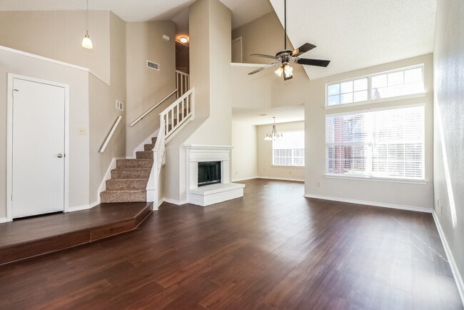 Photo - 2418 Bennington Dr