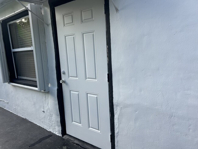 Building Photo - 1281 W 61st Pl Rental