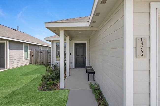 Photo - 13769 Kit Run