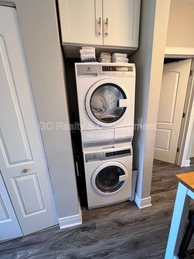 Photo - 1455 W Augusta Blvd Unit 2