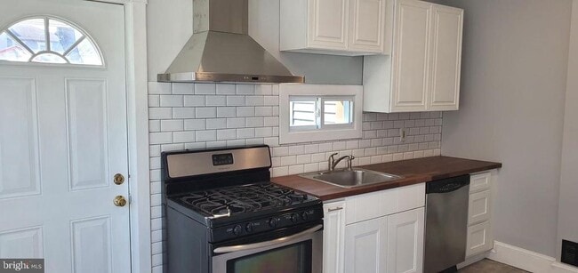 Photo - 16 Wildwood Ave