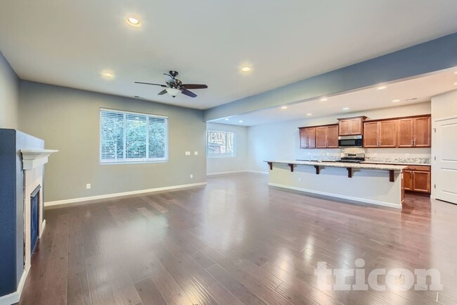 Photo - 3322 Nova St NE