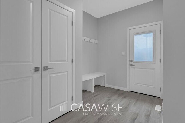 Photo - 11927-11125 125 St NW