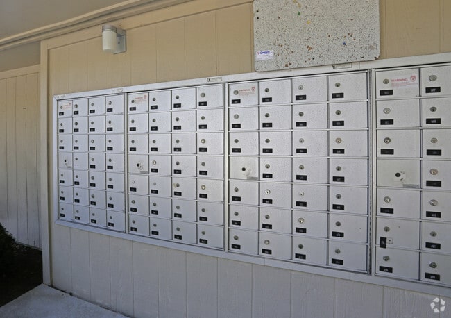 Mailroom - Woodview Terrace