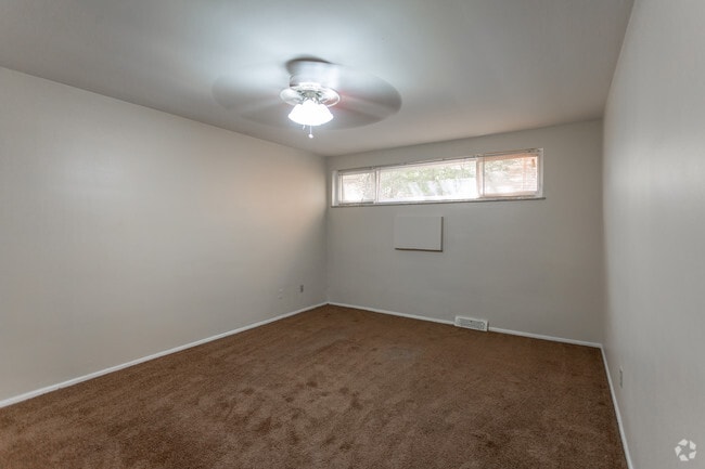 3HAB 2BA - 1,350 ft²