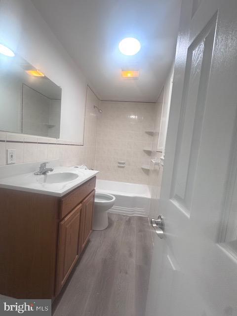 Photo - 5031 Huron St