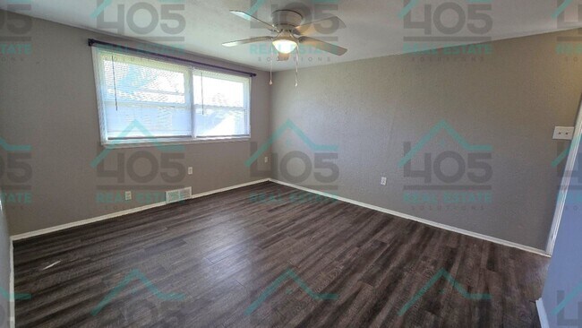 Photo - 3 Bedroom in MWC!
