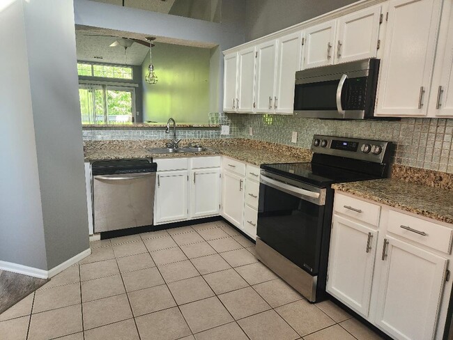 Building Photo - 3708 Magenta Ln Unit #3