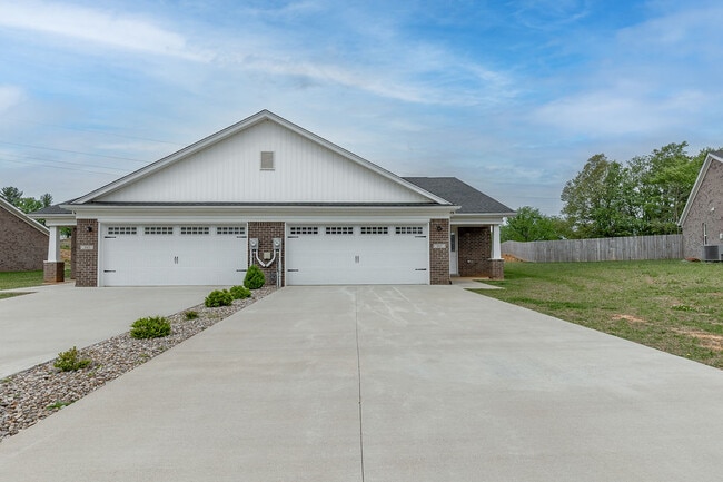Photo - 307 Breckinridge Cir