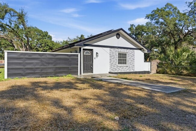 Building Photo - 502 Tweed Ave