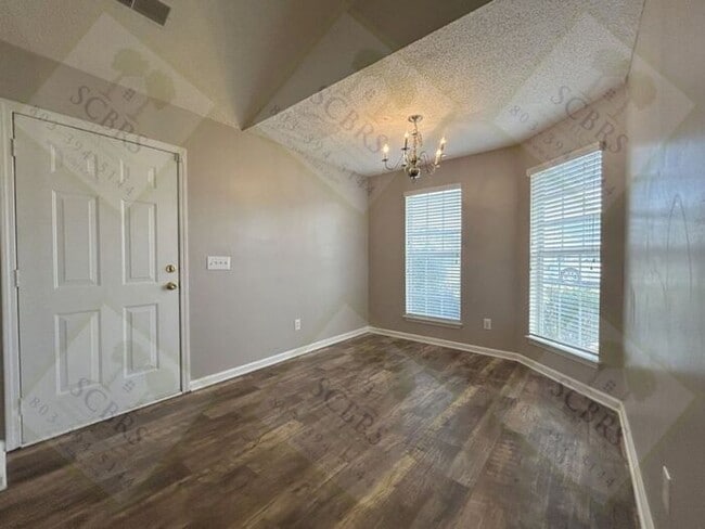 Photo - 352 White Gables Dr