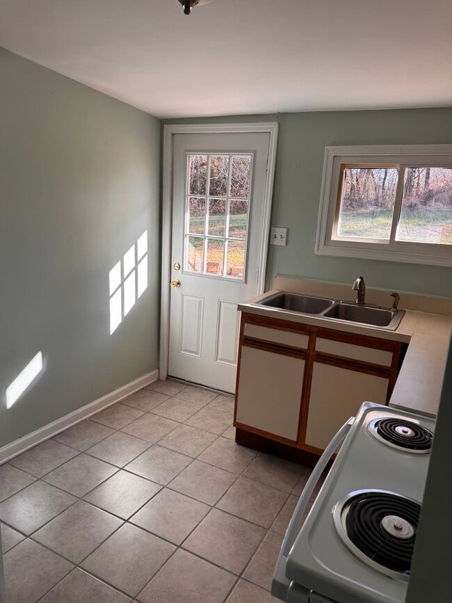 Photo - 13 McKinley St Unit A