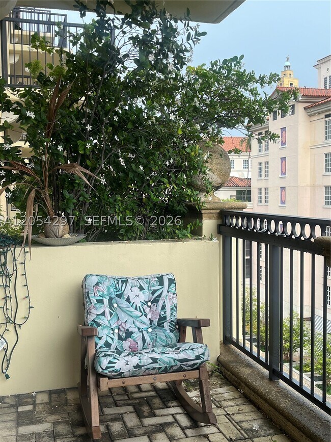 55 Merrick Wy Unit 524