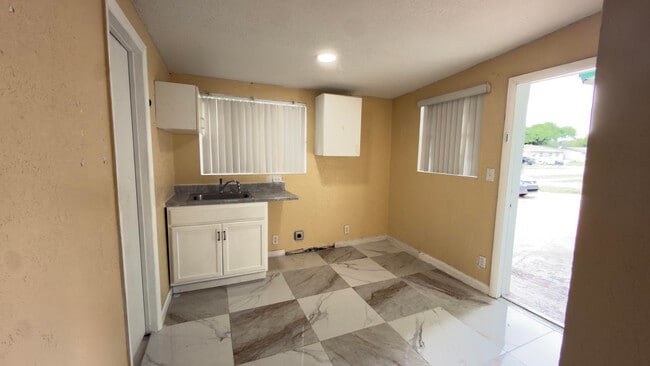 2220 NW 23rd Ln Unit 1A