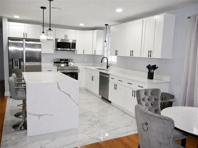 Building Photo - 24 Hymer St Unit 2
