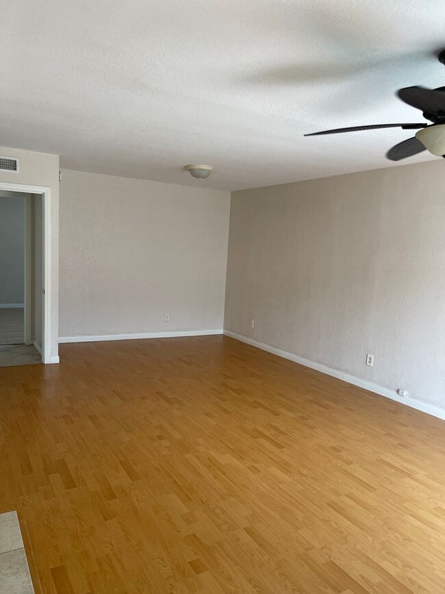 Photo - 3BR/2BA By the beach.