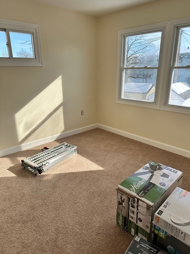 Photo - 2043 Larkhall Rd