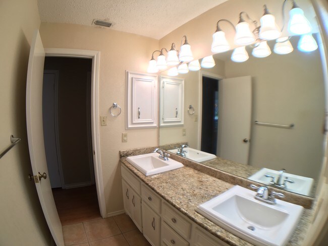 Photo - 428 Kiwi Ave