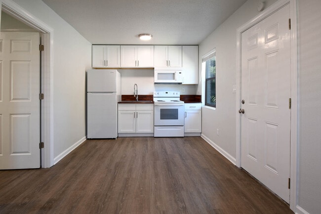 Photo - 5094 J E L Drive