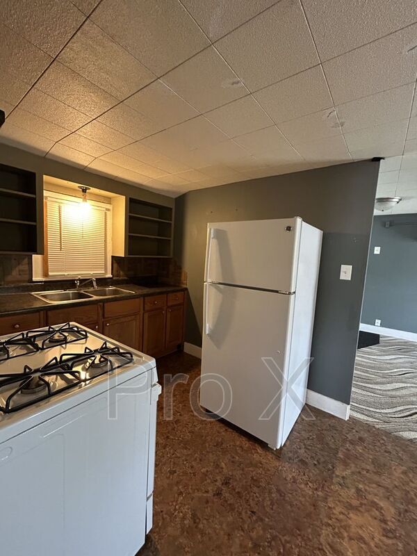 Photo - 107 W Lindburg St