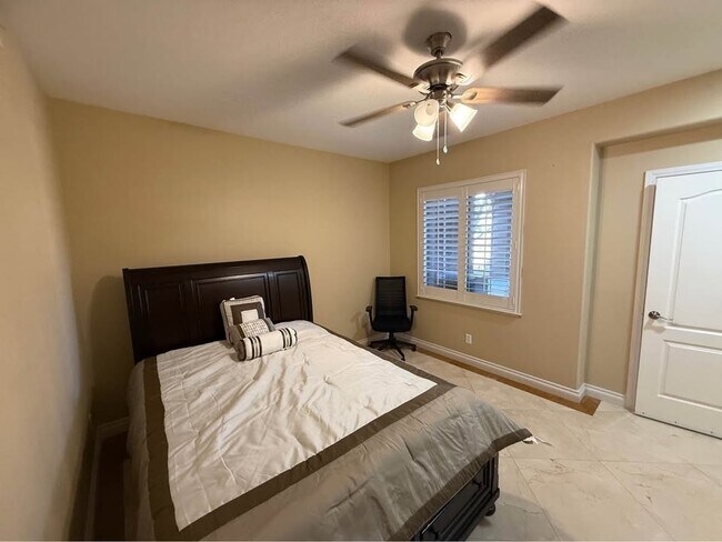 1411 Scenic Ct