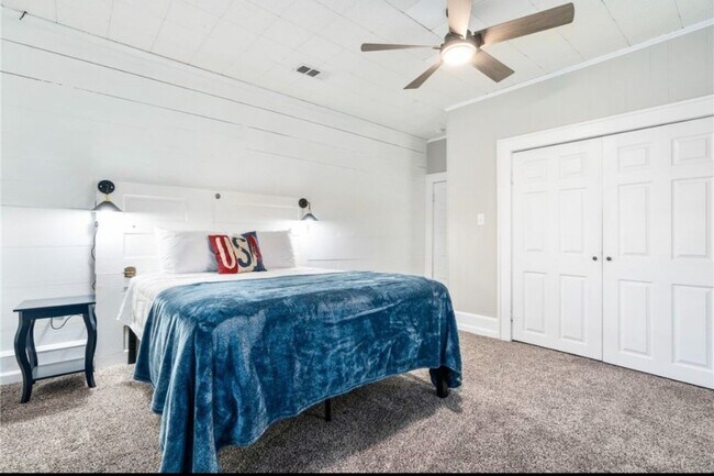 Photo - 310 Dosher Ln