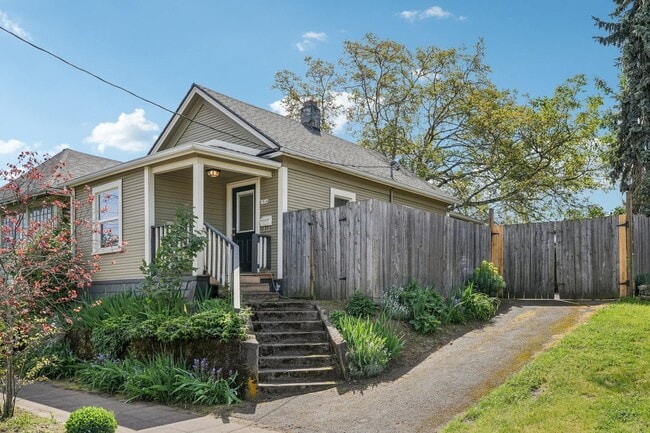 Charming 2 bed 1 bath Bungalow - Charming 2 bed 1 bath Bungalow House