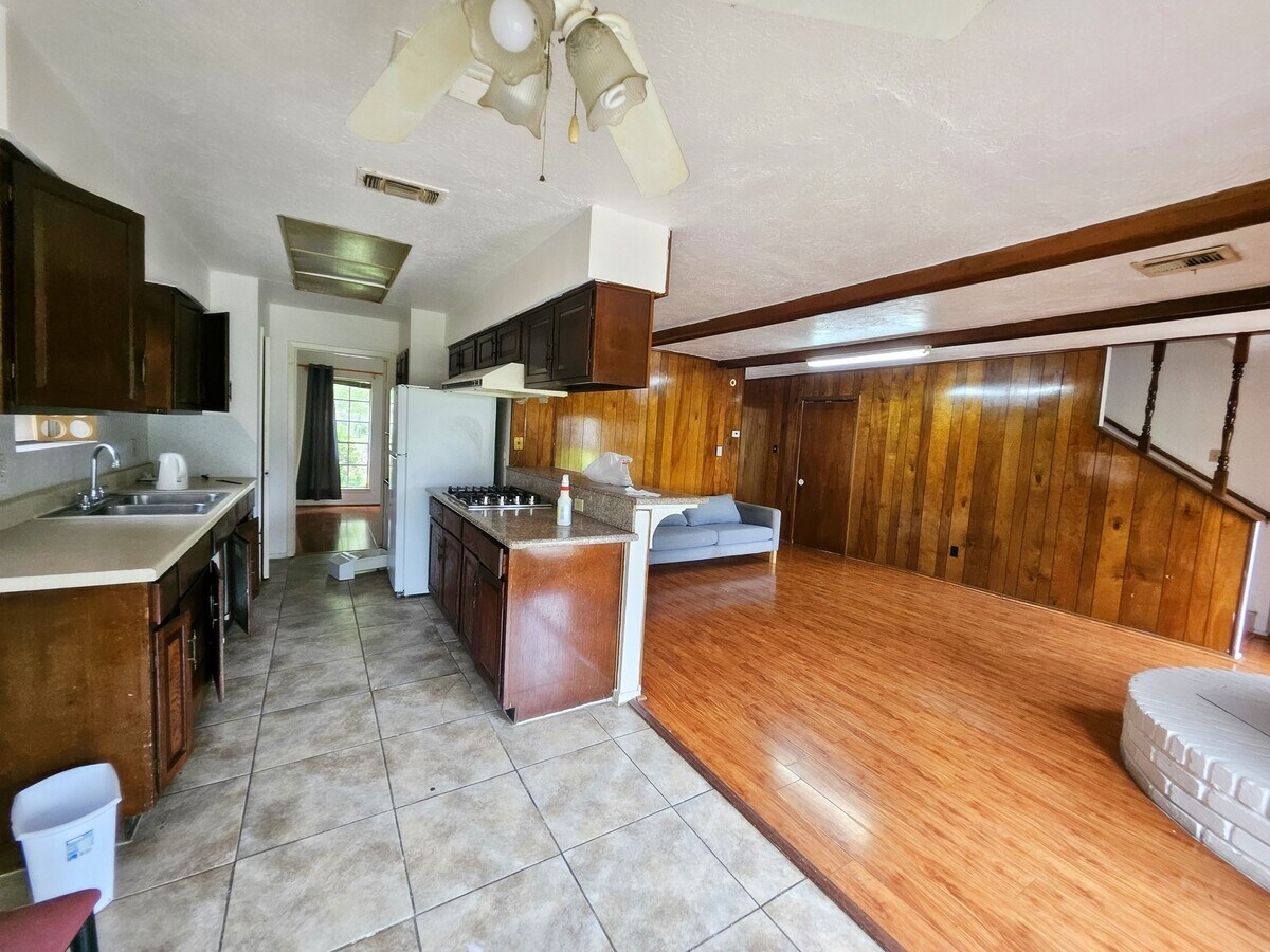 Photo - 9318 Neff St
