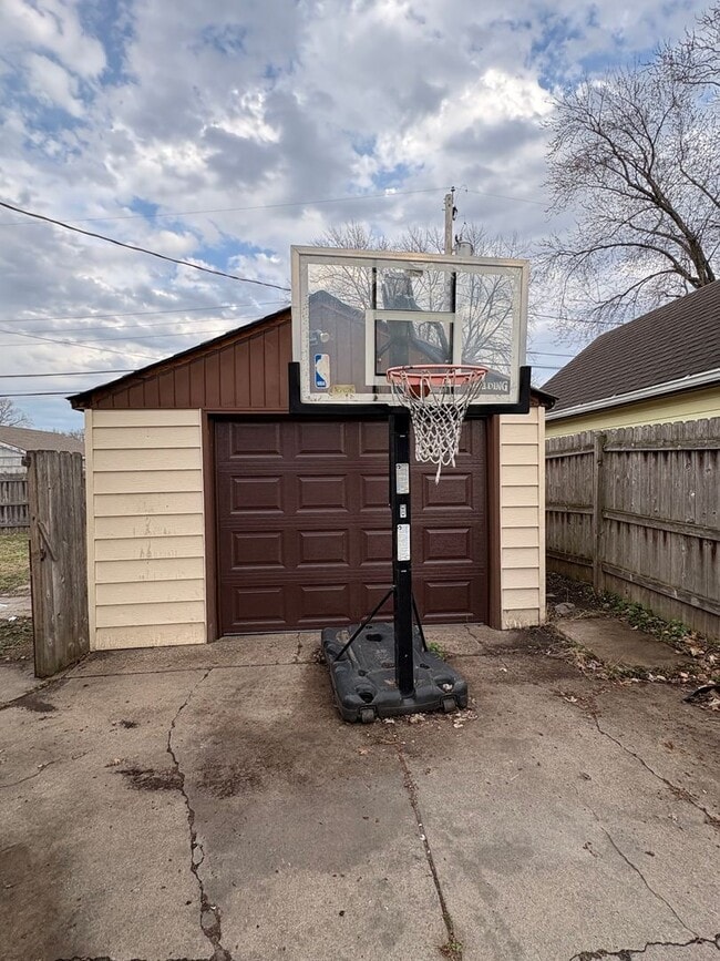 Photo - 4534 Zane Ave N