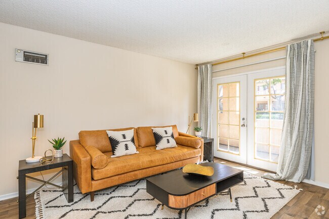 1BR, 1BA - 650SF