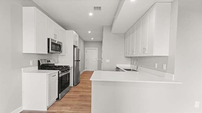 Building Photo - 475 Communipaw Ave Unit 406