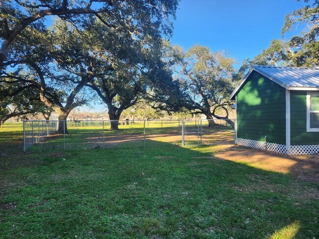 Photo - 6222 S. F. Austin Road