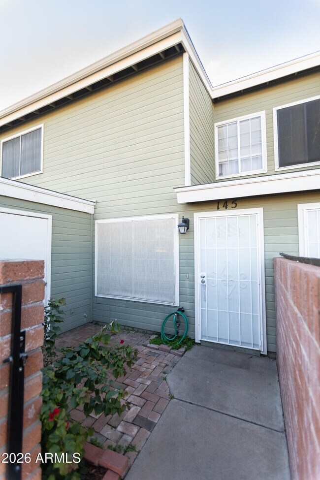 Photo - 2301 E University Dr