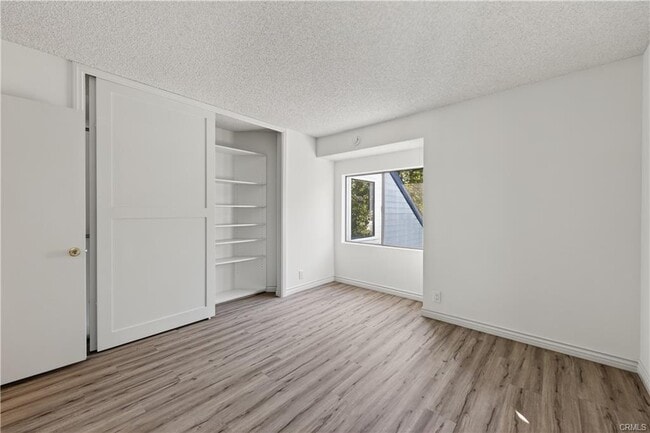 Photo - 45 Briarglen Unidad 64