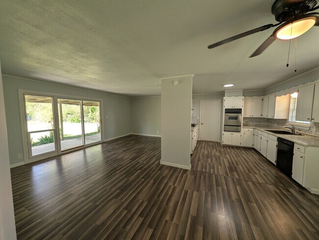 Photo - 5214 S Delaware Pl