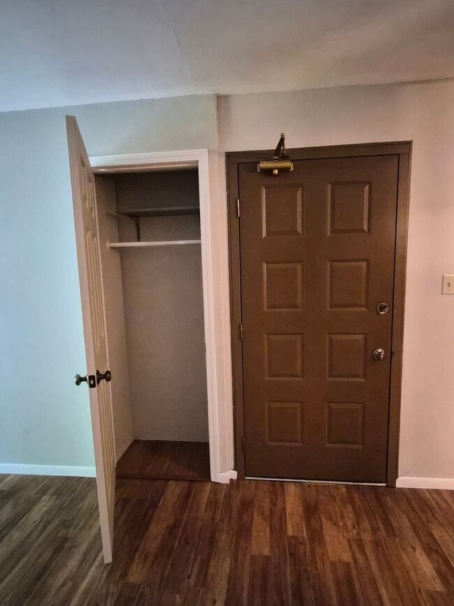 Photo - 1482 Stonebridge Cir