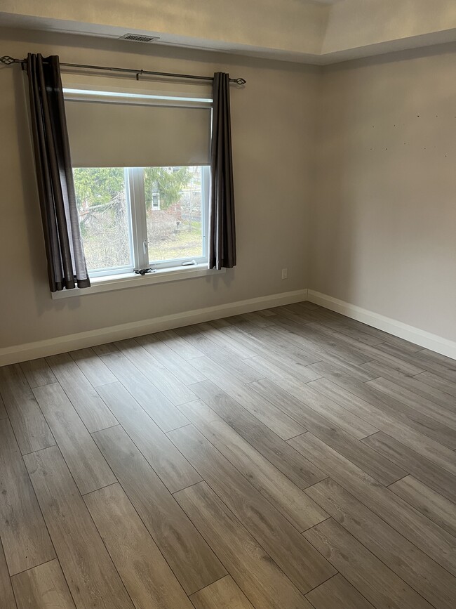 Photo - 32 Third Av Unit B