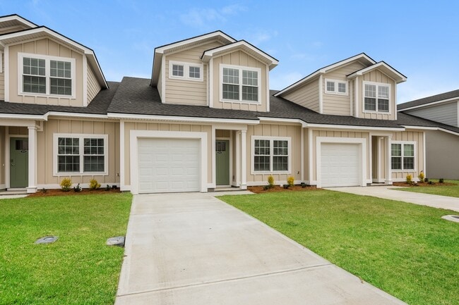 Photo - 1014 Walker Point Way