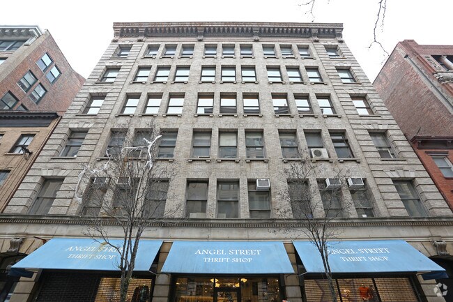 Photo - 114 W 17th St