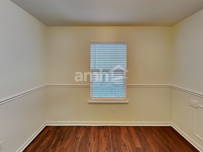 Photo - 2417 York Bend