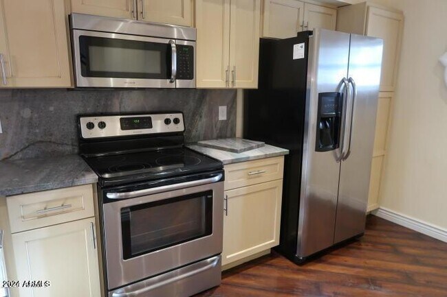 Photo - 2201 W Union Hills Dr