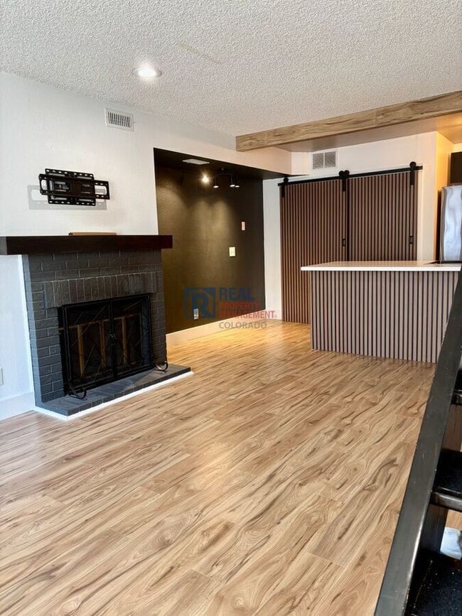 Photo - 5041 Garrison St