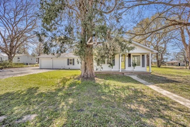 Building Photo - 4255 State Highway 323 W