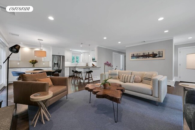 Photo - 94 Ridge Rd W