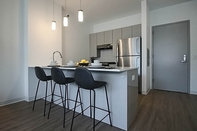 Photo - 856 W Van Buren St