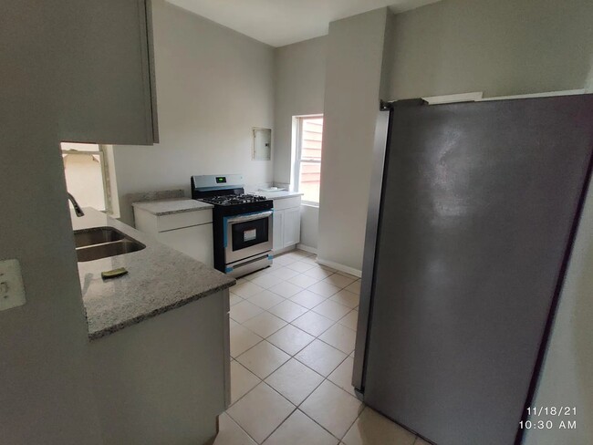 Photo - 1262 S Fairfield Ave Unit 2nd floor