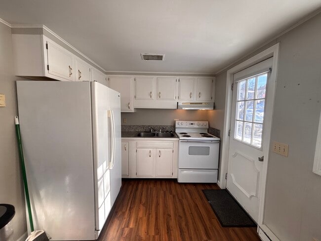 Photo - 1160 Hooksett Rd Unidad 1160 Hooksett Rd Apt 3